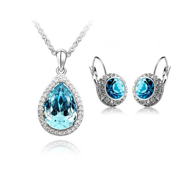 https://cdn.beadsandpieces.com/wp-content/uploads/2015/01/19045414/crystal-jewelry.jpg