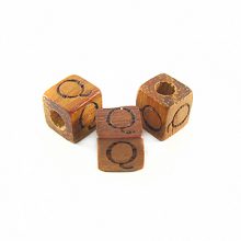 Bayong Alphabet Wood Bead 8mm "Q"