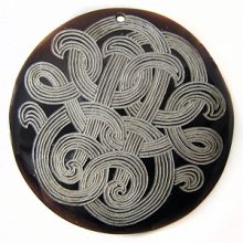Black Pen Shell Flower Design Laser Engraved Pendant