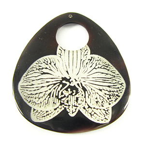 Laser-etched Teardrop Tab Shell Pendant