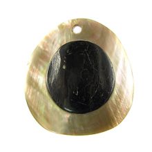 Brownlip shell round 40mm embossed pendant