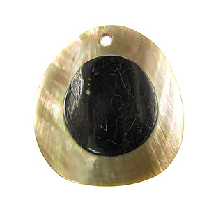 Brownlip shell round 40mm embossed pendant