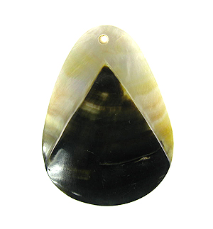 Blacklip shell teardop pyramid design 60mm
