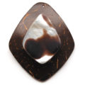 Coconut shell in diamond shape with hammershell
