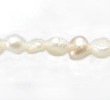 Pearl white 2.5 - 3mm nugget