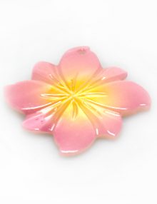 River shell painted pink flower pendant wholesale