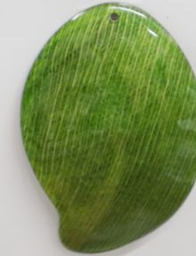 Coconut shell pendant mango shape w/ green guinit inlay