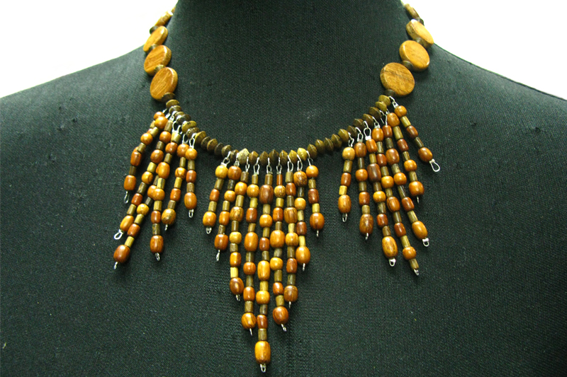 Wooden bib necklace