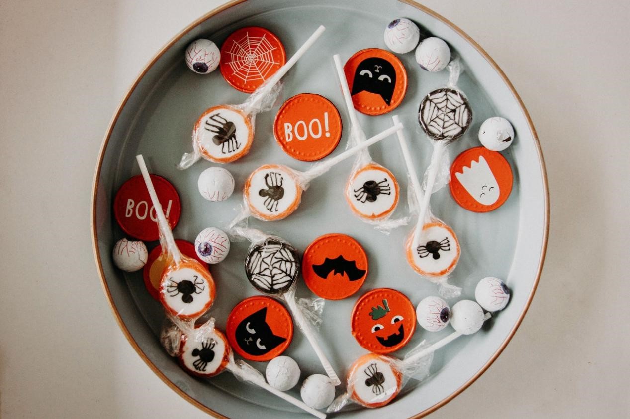 5-Ways-to-Celebrate-Halloween-At-Home